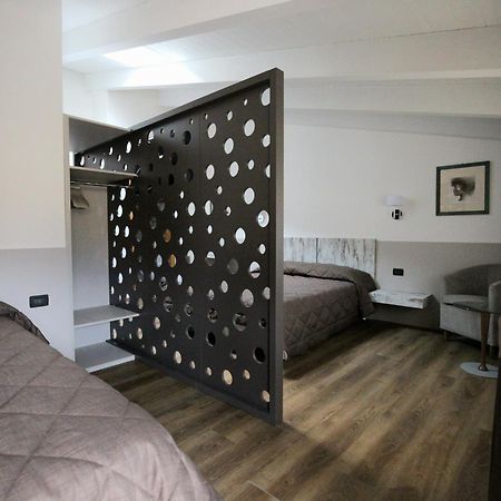 Albergo Antica Locanda กลูโซเน ภายนอก รูปภาพ