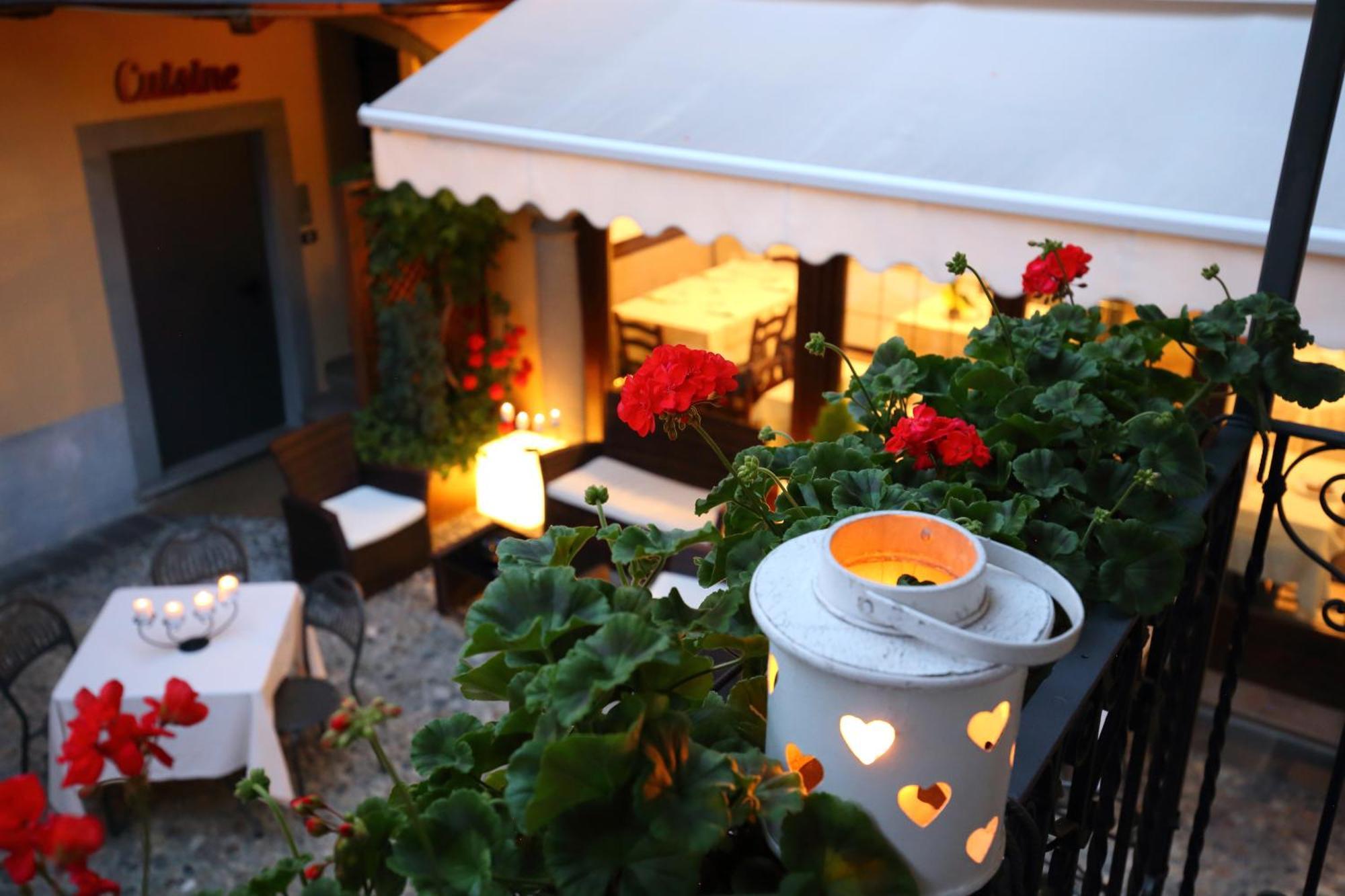 Albergo Antica Locanda กลูโซเน ภายนอก รูปภาพ