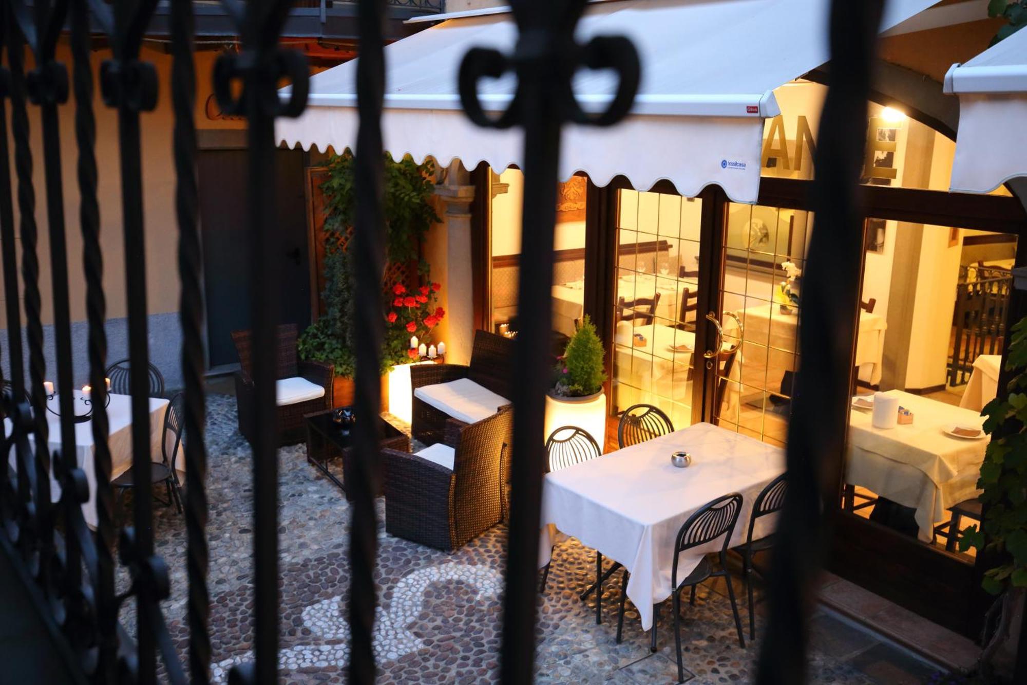 Albergo Antica Locanda กลูโซเน ภายนอก รูปภาพ
